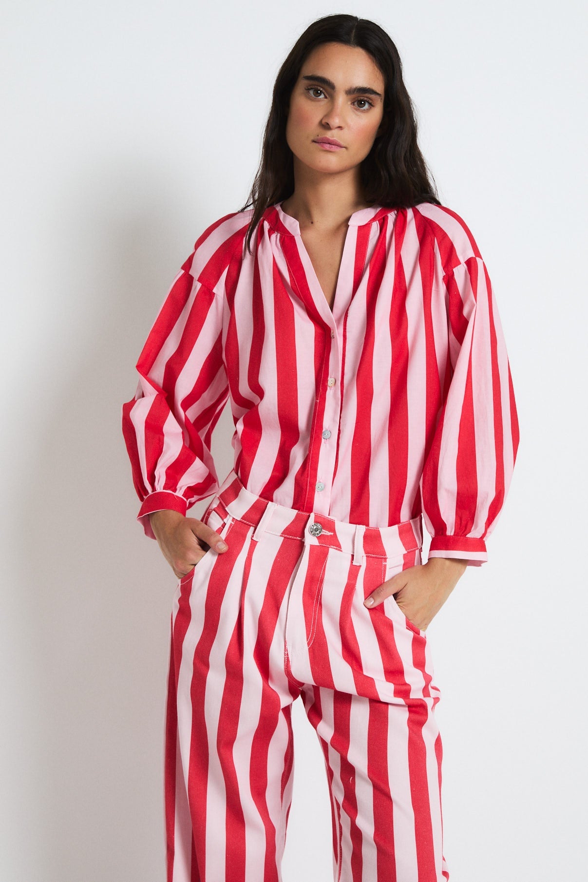 TOTAL LOOK VENICE BARRAS ROJO