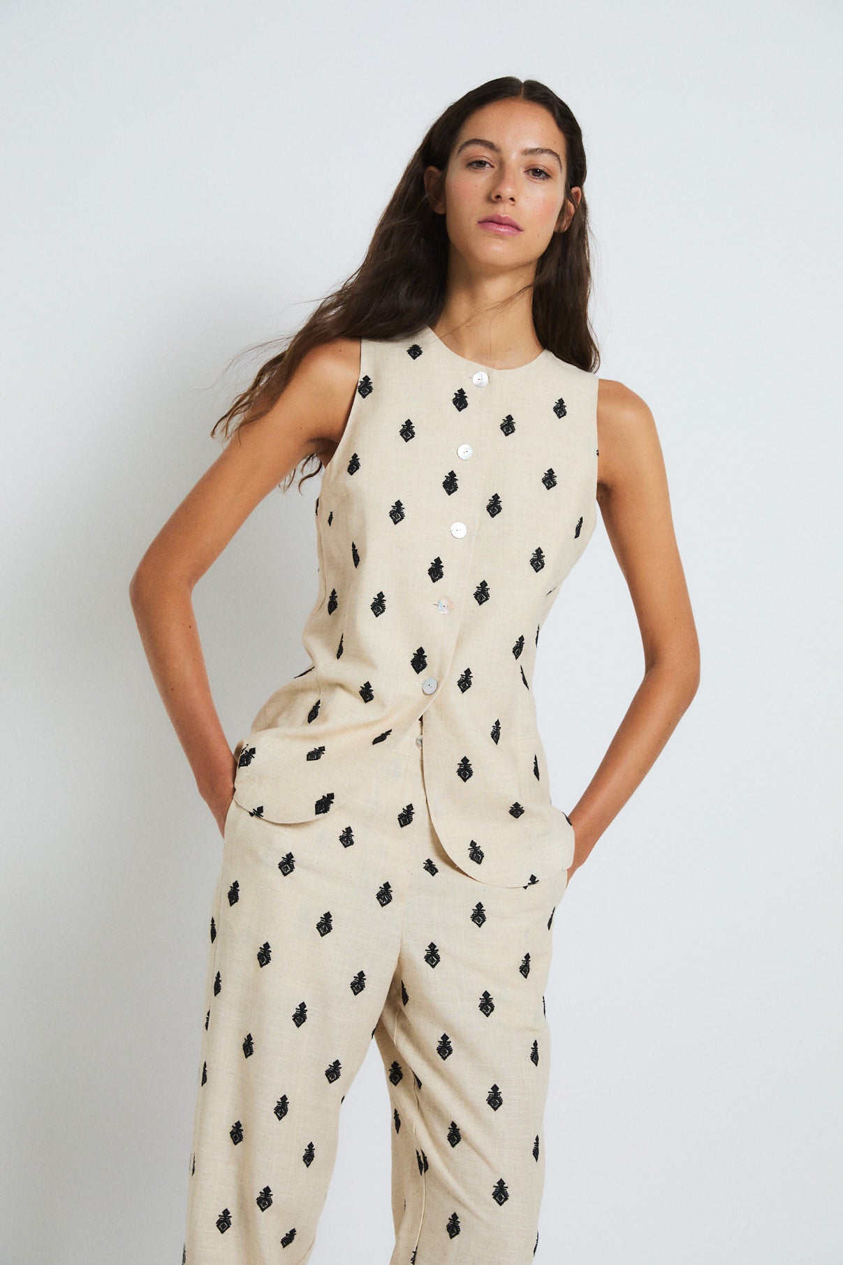 TRUJILLO EMBROIDERED BEIGE VEST