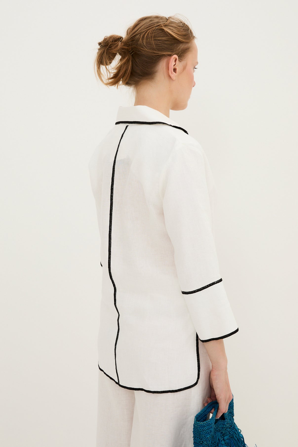 CHAQUETA CONTRASTE HILO BLANCO