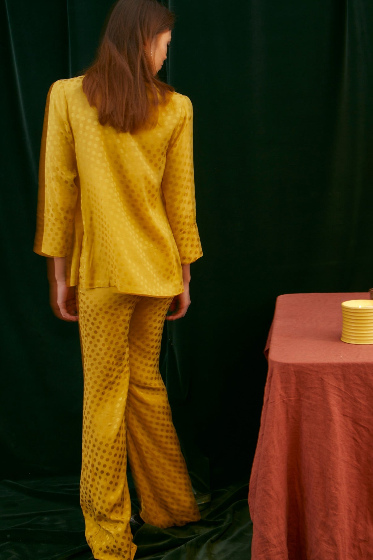 TOTAL LOOK MUSTARD POLKA DOTS