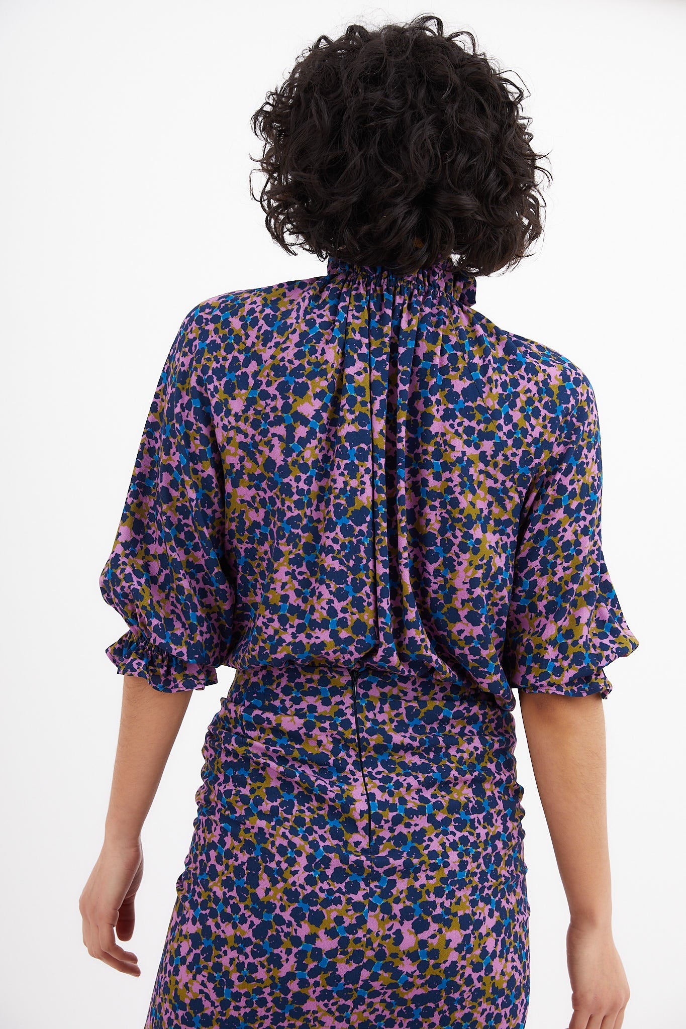 BLUSA GOLA FLOR MANCHA MARINO