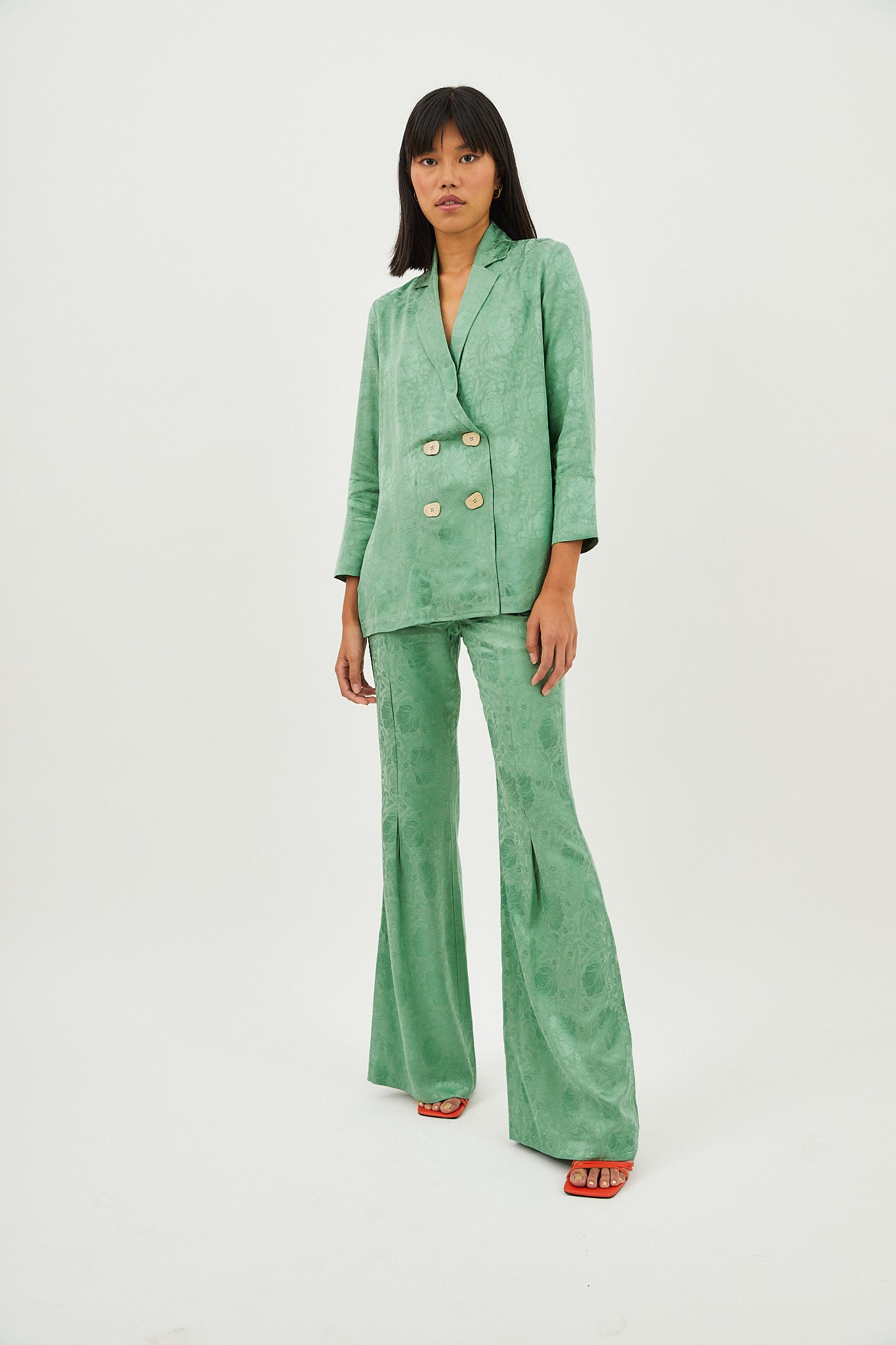 TOTAL LOOK BOTONES RETRO JADE