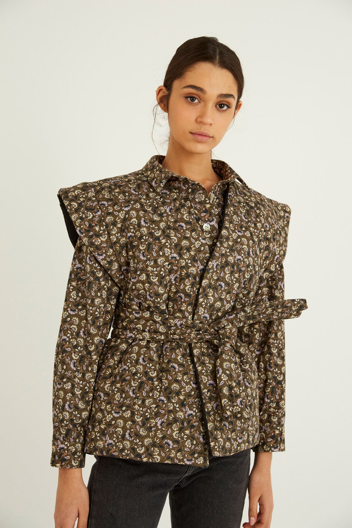 CAROL KHAKI FLORAL VEST