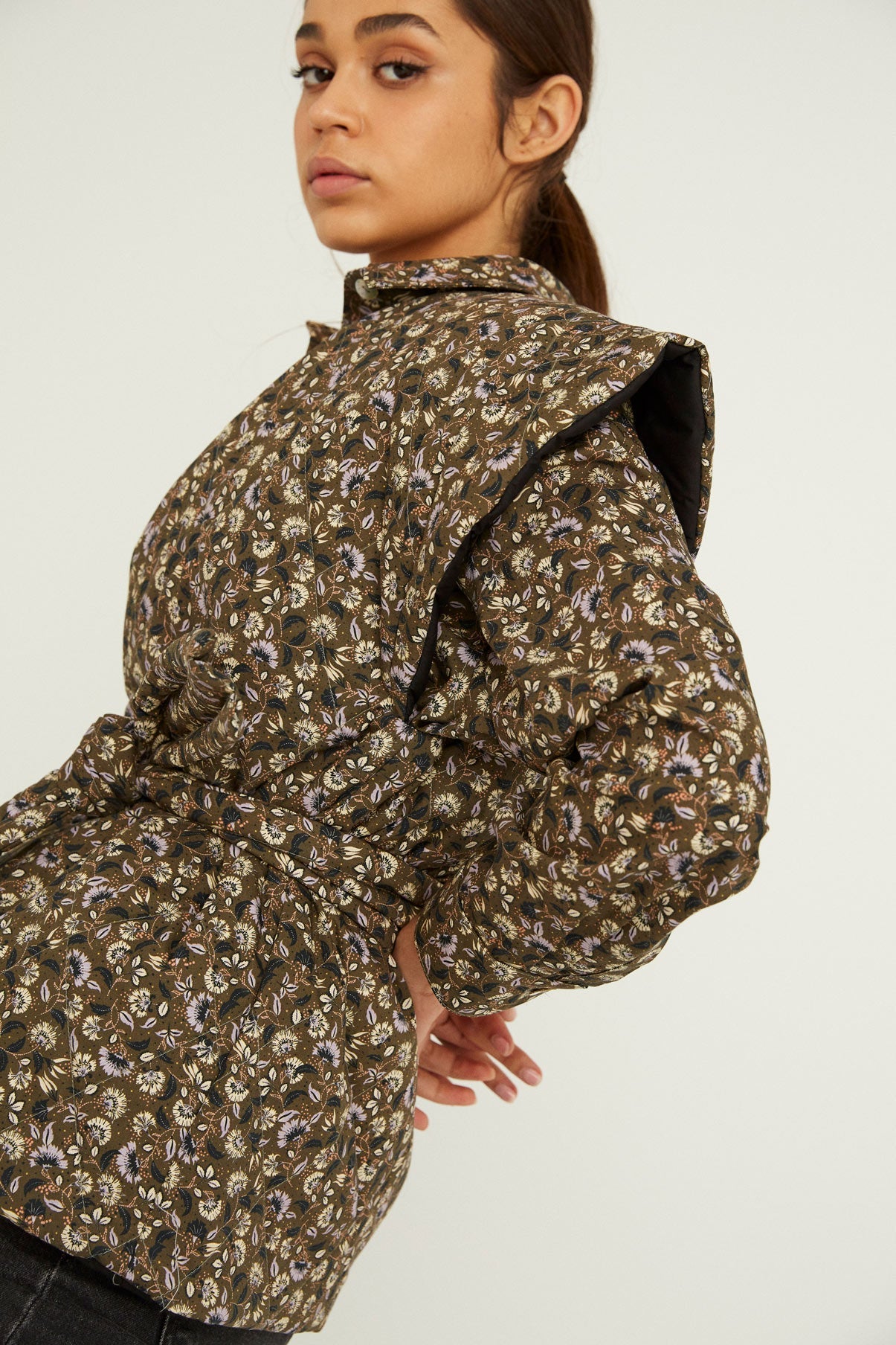 CAROL KHAKI FLORAL VEST
