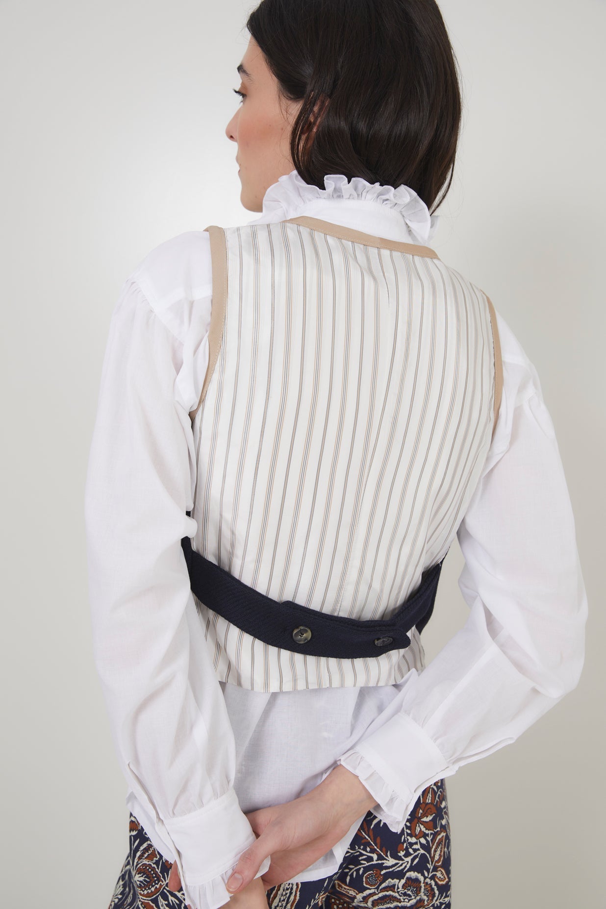 NAVY DIAGONAL RIVET VEST